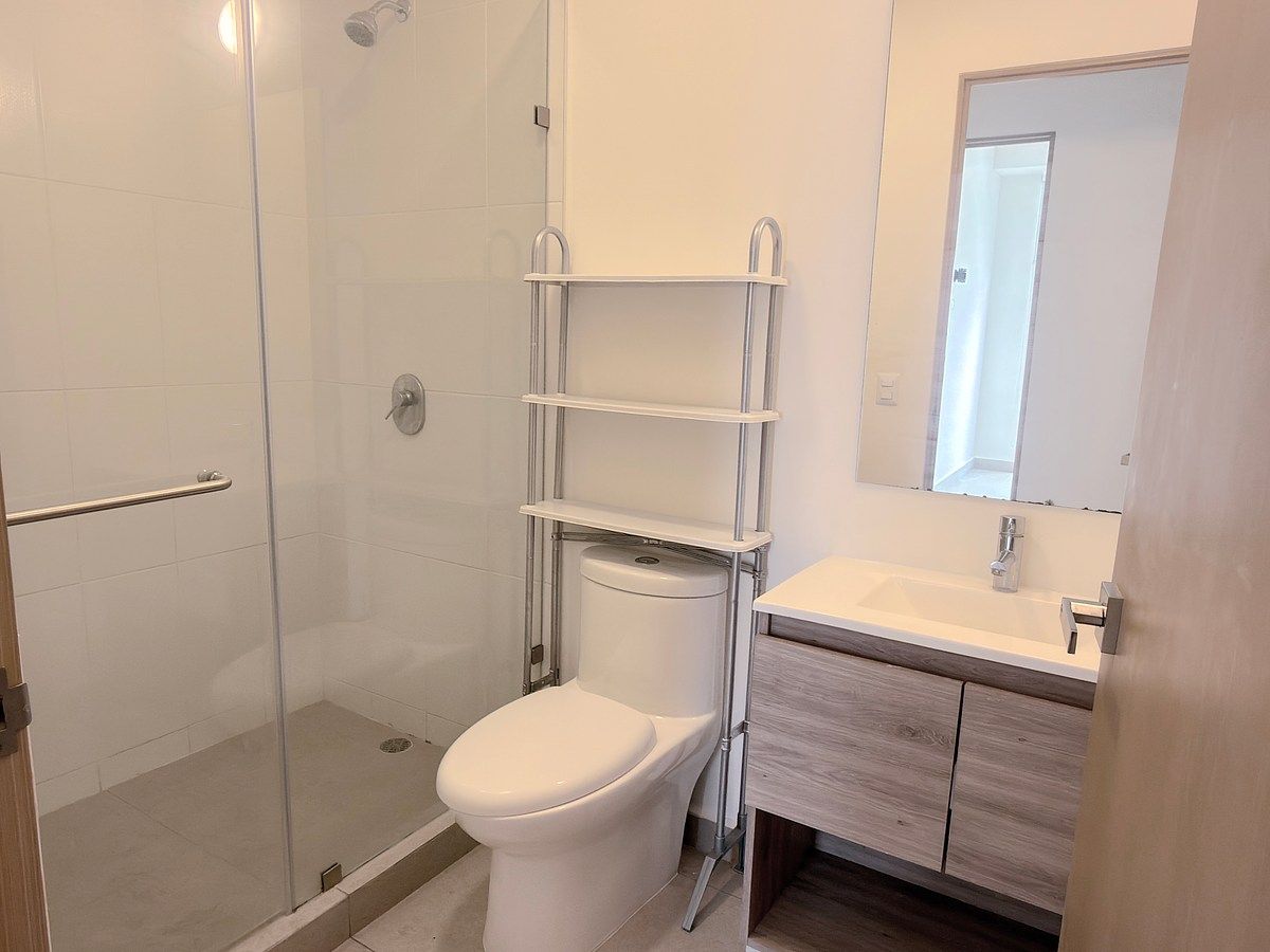 8 de 20: Baño área social y Recámara 2