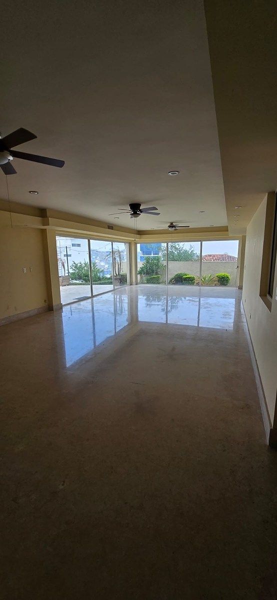 6 de 23: Salon de eventos de la casa