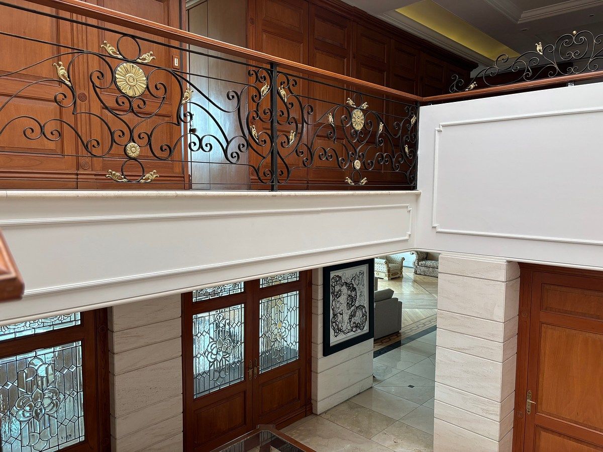 16 of 29: Vista desde escaleras