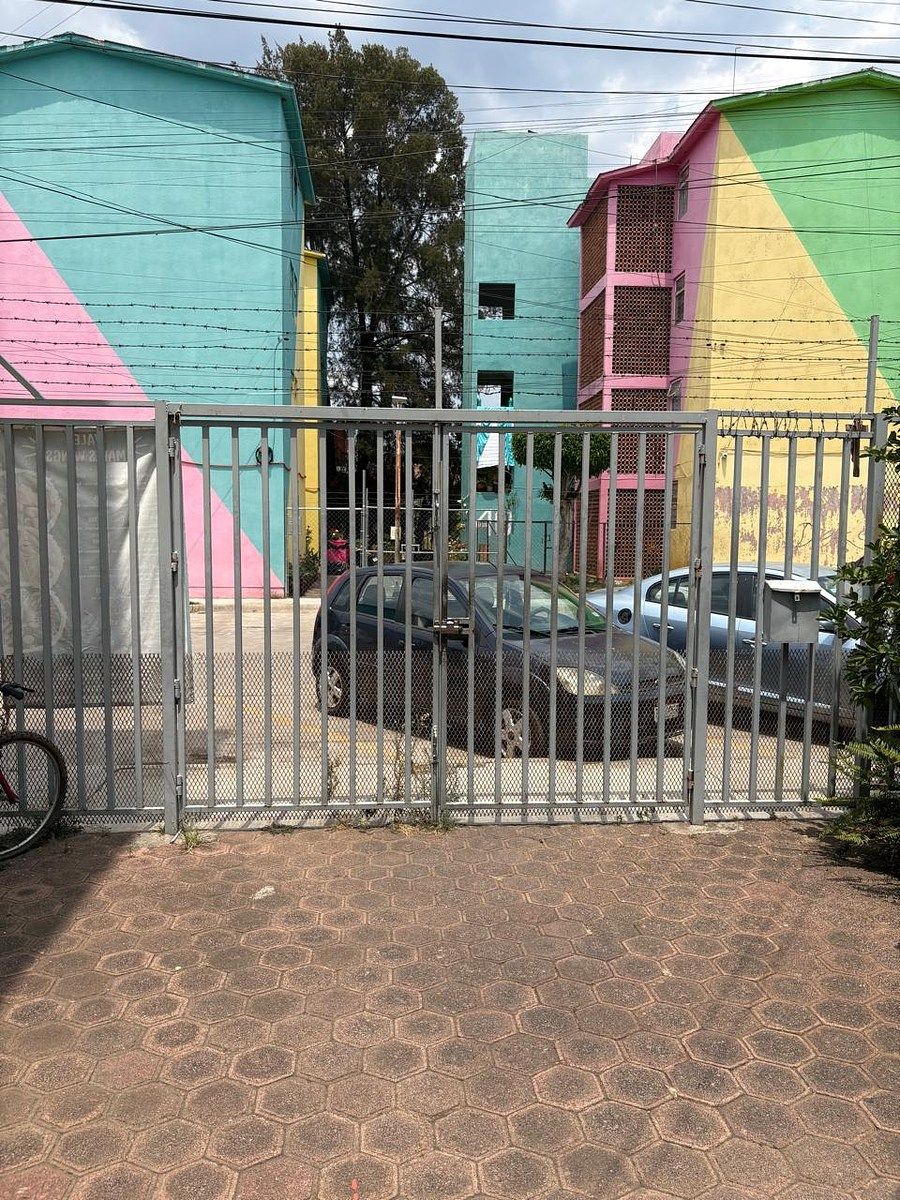 19 de 24: Cajon de estacionamiento