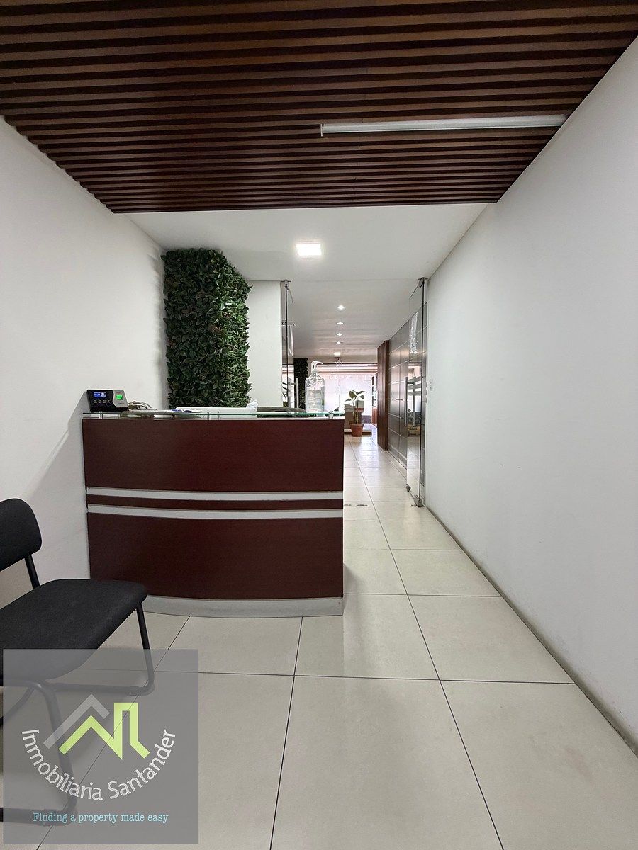 GEMINIS 10 - OFICINA EN RENTA – ZONA 10 (FRENTE A AVIA)