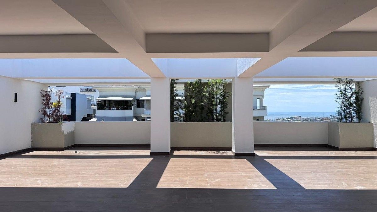 1 de 11: Terraza abierta (area comun)