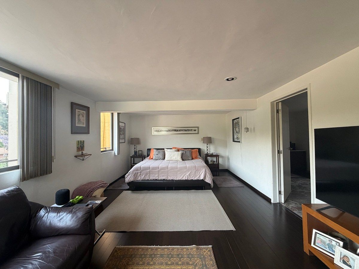 5 de 33: Recámara principal con sala