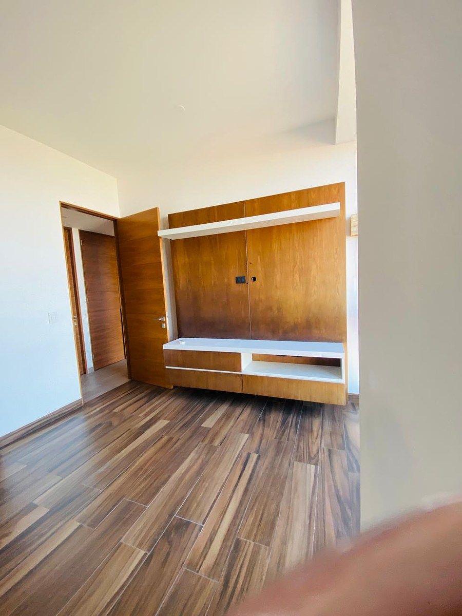 10 of 21: Departamento