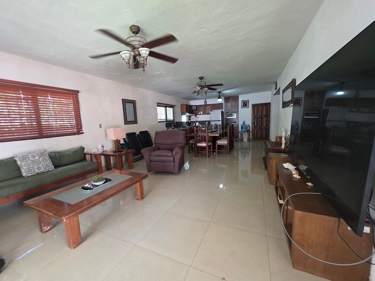 4 de 14: Sala y Comedor