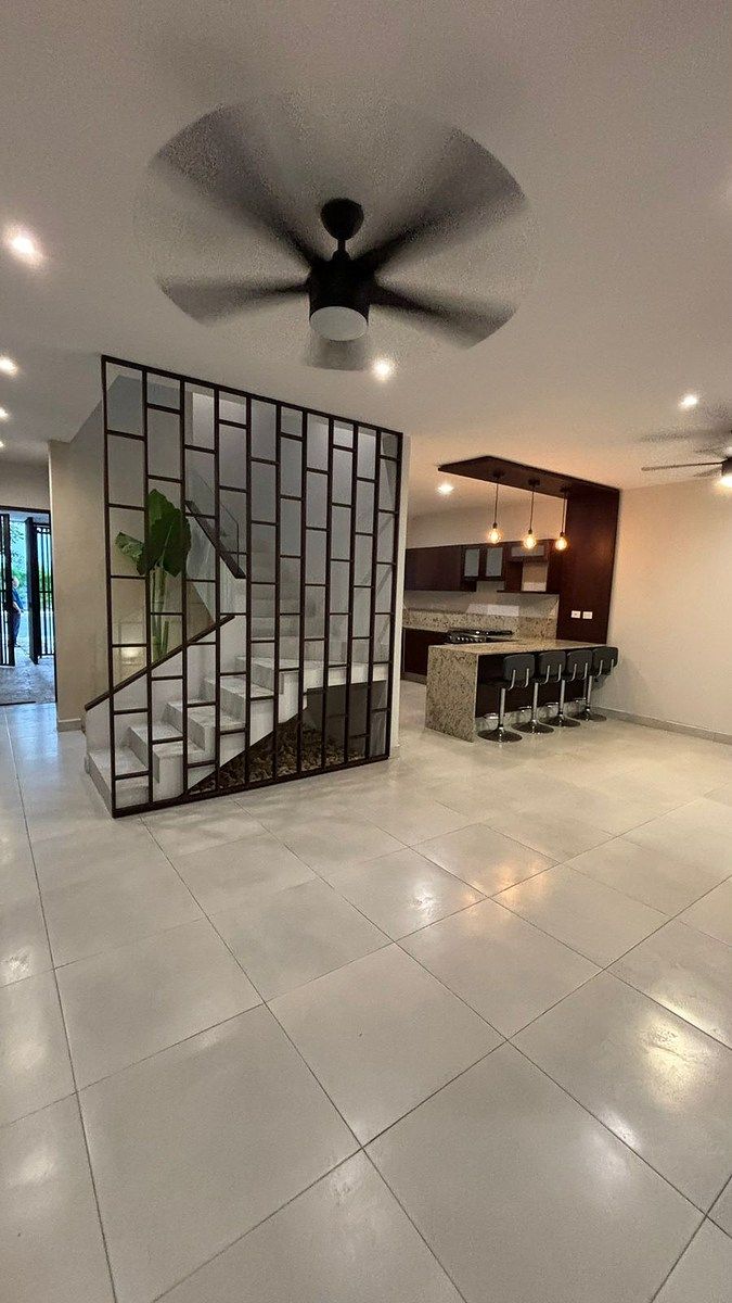 SALE TOWNHOUSE IN MONTEBELLO IDEAL FOR RESIDENTIAL OR COMMERCIAL USE - foto 1