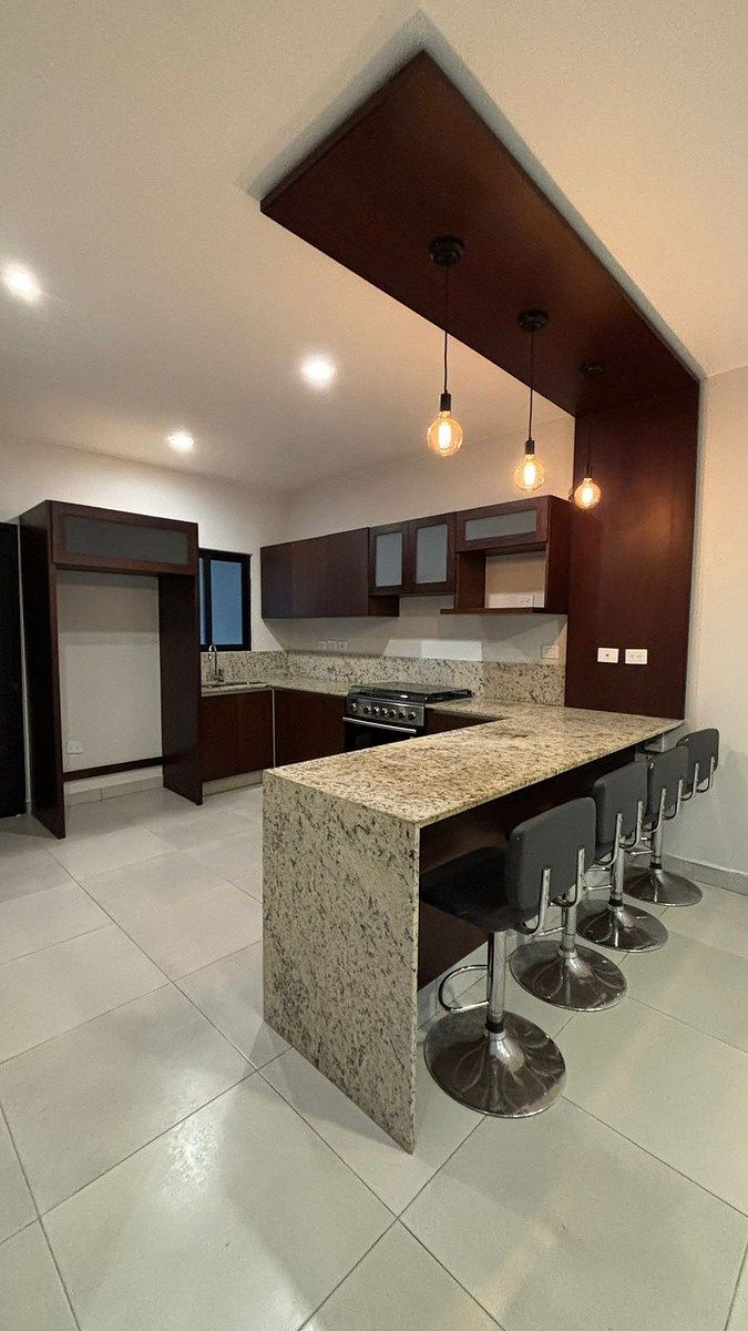 SALE TOWNHOUSE IN MONTEBELLO IDEAL FOR RESIDENTIAL OR COMMERCIAL USE - foto 2