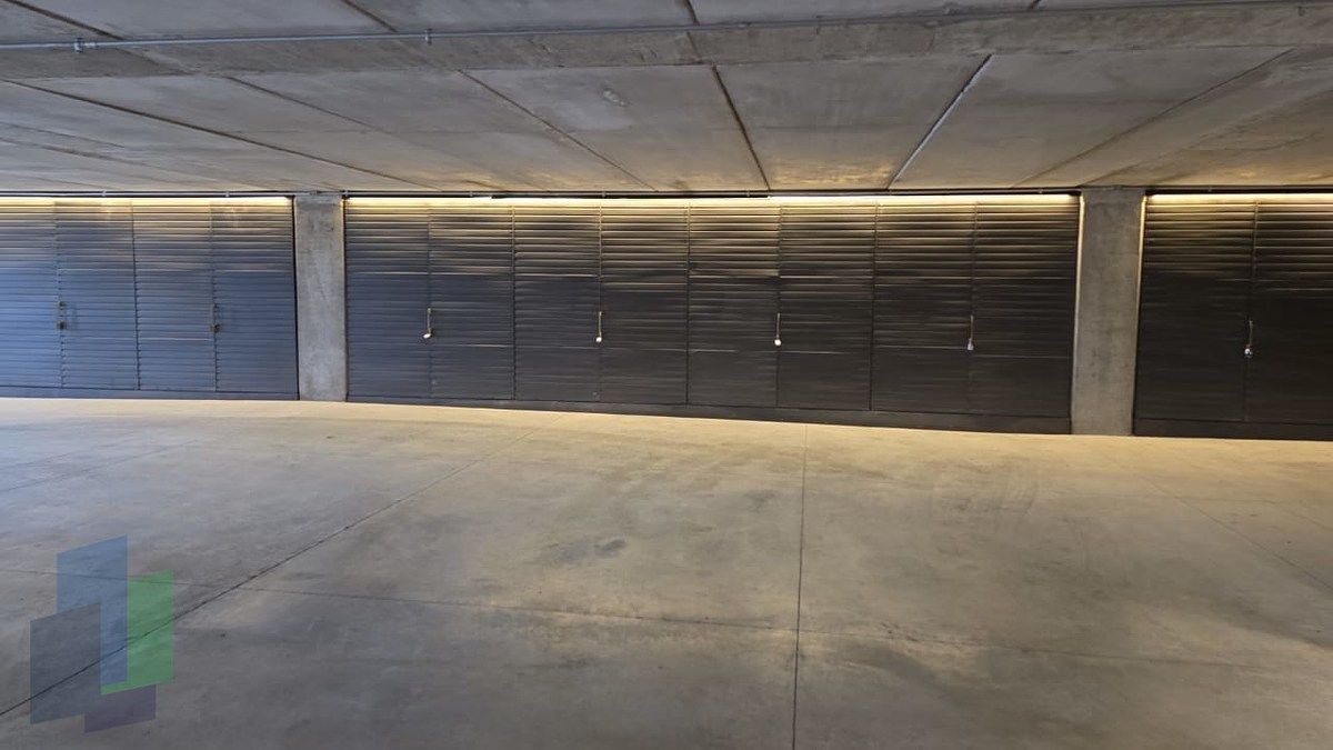 30 de 42: 3 lugares de estacionamiento con bodega