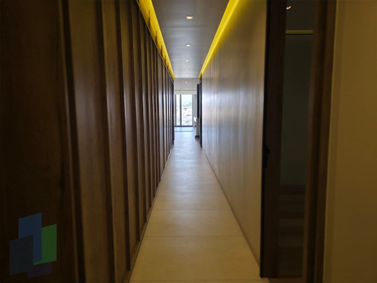 16 de 42: pasillo (todo es un closet)