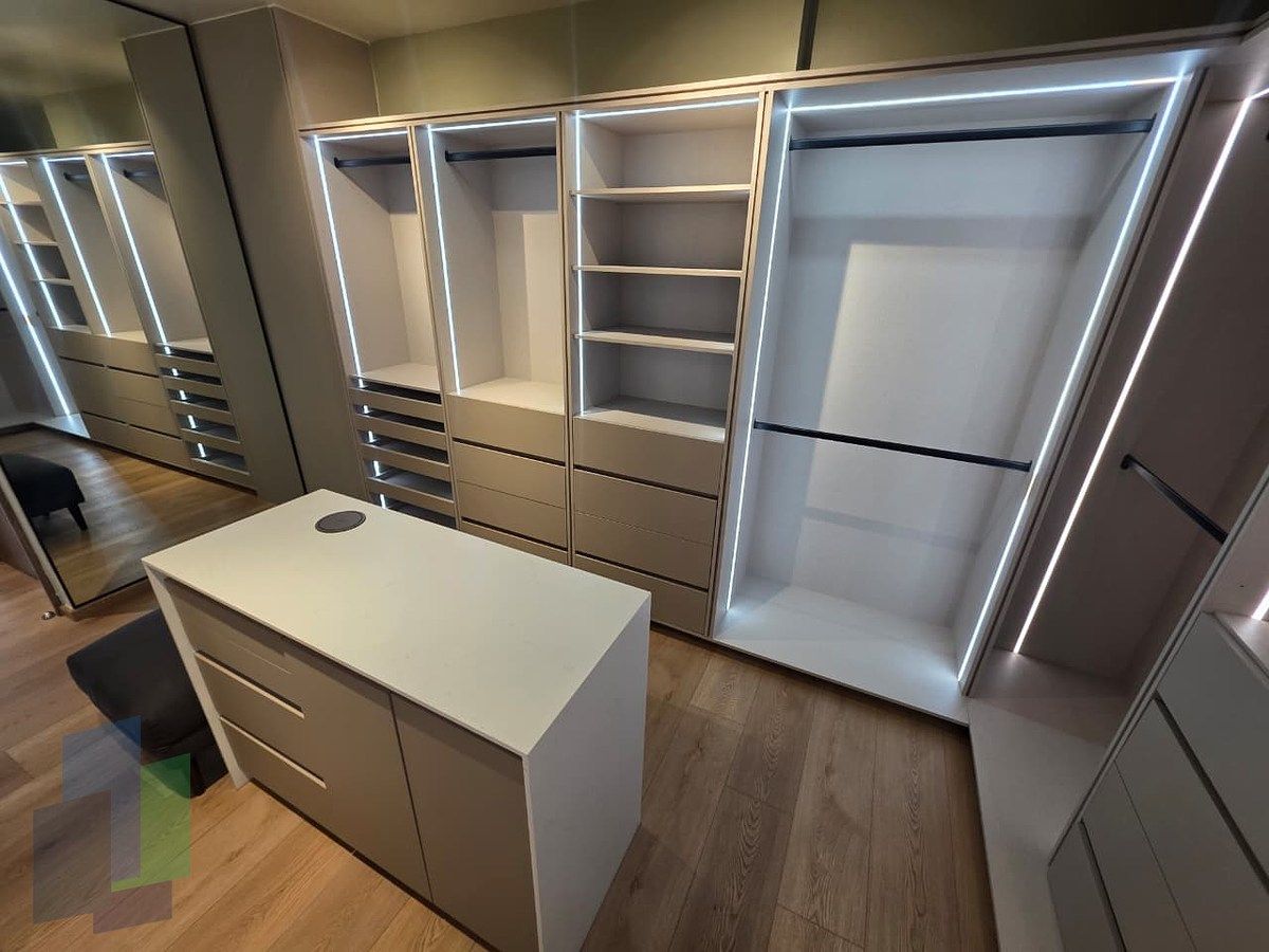 22 de 42: vestidor recámara principal