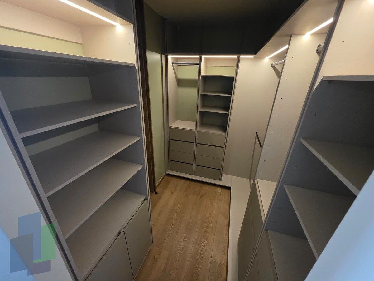 26 de 42: vestidor recámara secundaria