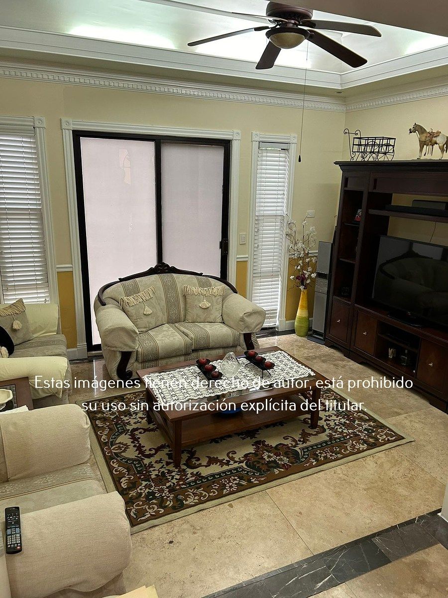 5 de 16: Casa en Venta en Av. Alfonso Reyes – Ubicación Estratégica c