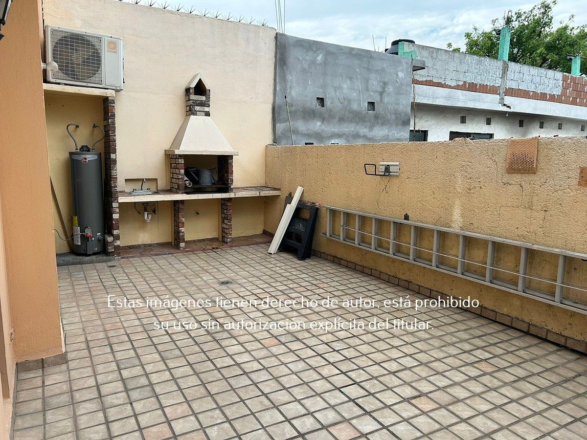 15 de 16: Casa en Venta en Av. Alfonso Reyes – Ubicación Estratégica c