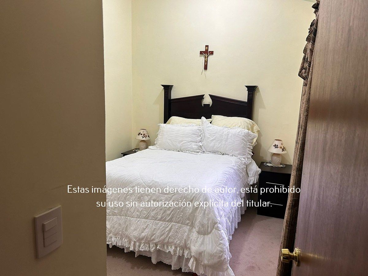 11 de 16: Casa en Venta en Av. Alfonso Reyes – Ubicación Estratégica c