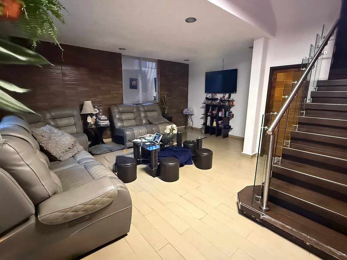 Venta de Casa en Col. San Pedro de los Pinos - foto 1