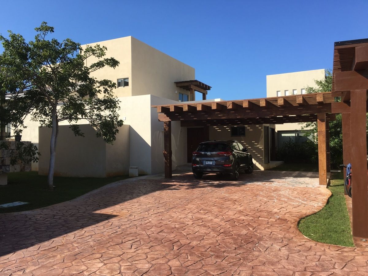 CASA EN PRIVADA SERENA DENTRO DEL YUCATAN COUNTRY CLUB | EasyBroker