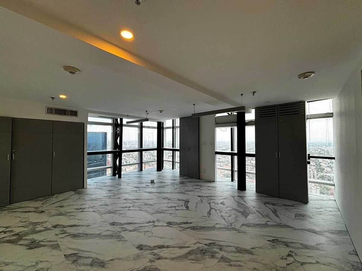 8 of 14: Sala de junta o área de trabajo PB