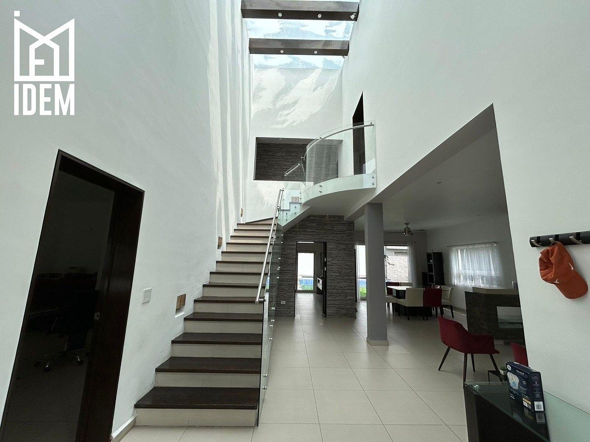 4 de 15: WhatsApp Image 2026-04-17 at 18.06.31.jpeg