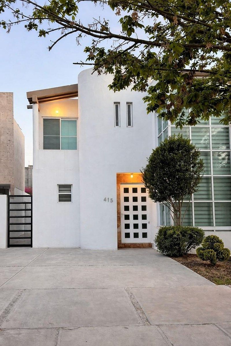 Casa para alugar com terraço e amplo pátio em Magnolias, foto 1 de 25