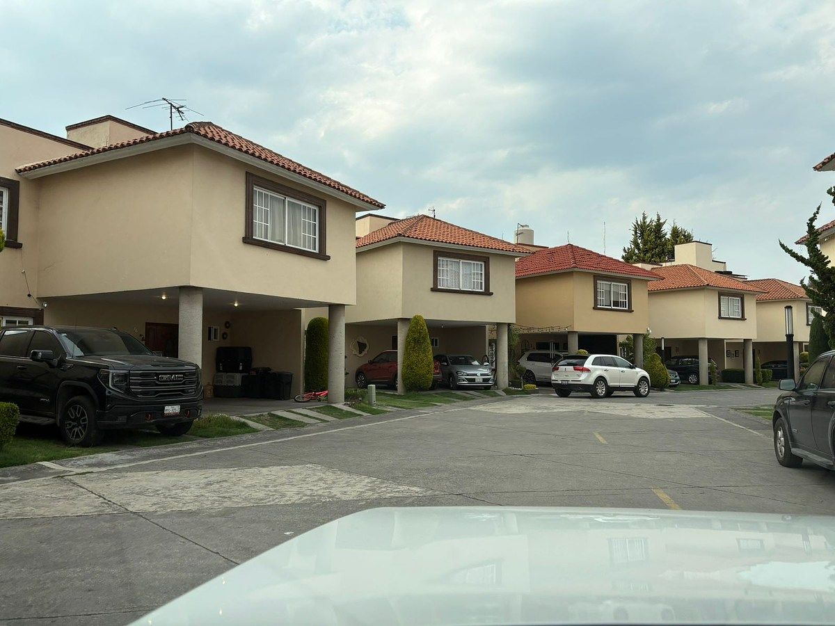 Casa en condominio en venta en Metepec - foto 2