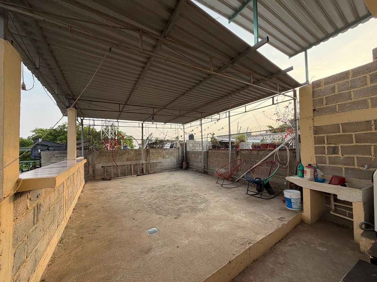 15 de 26: Terraza y área de tendedero