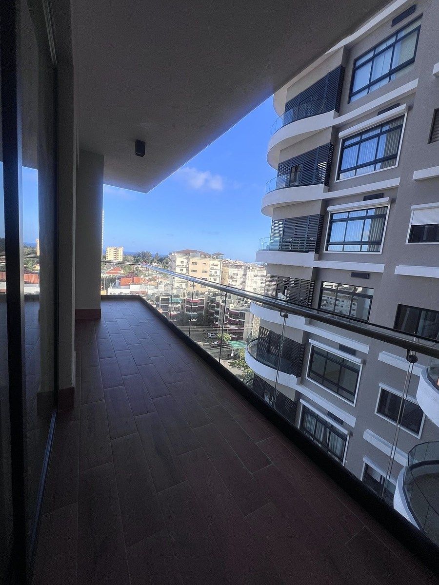ALQUILO/VENDO APT AV SARASOTA, NUEVO, LÍNEA BLANCA, VISTA MAR, PISCINA, GYM, foto 1 de 17