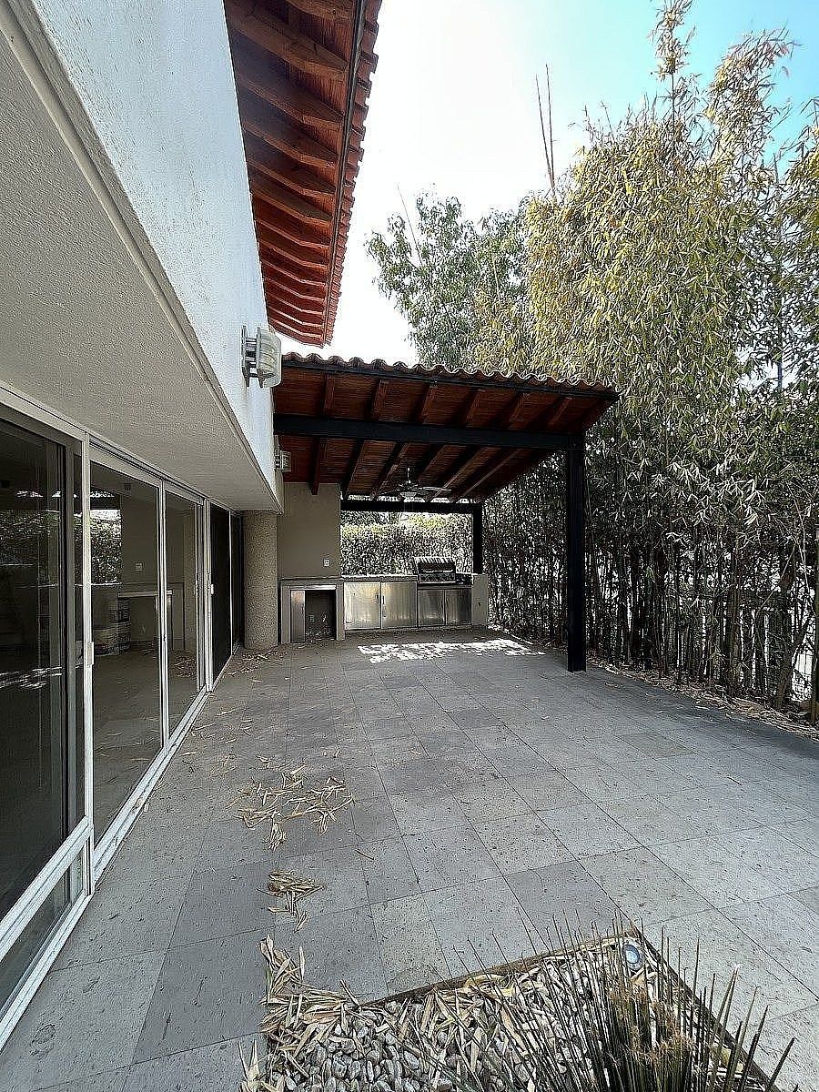 6 de 25: Terraza con asador