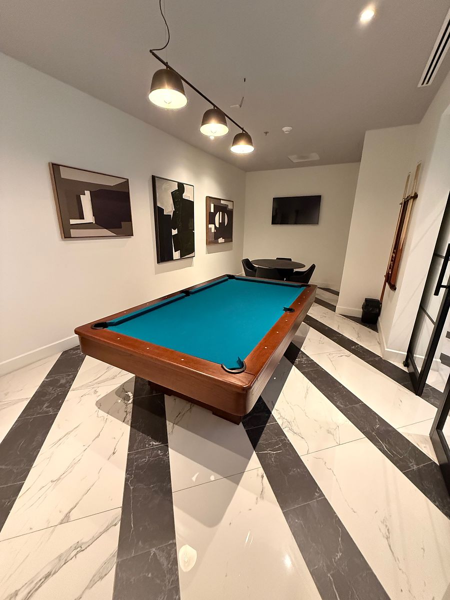 6 de 16: sala de juegos