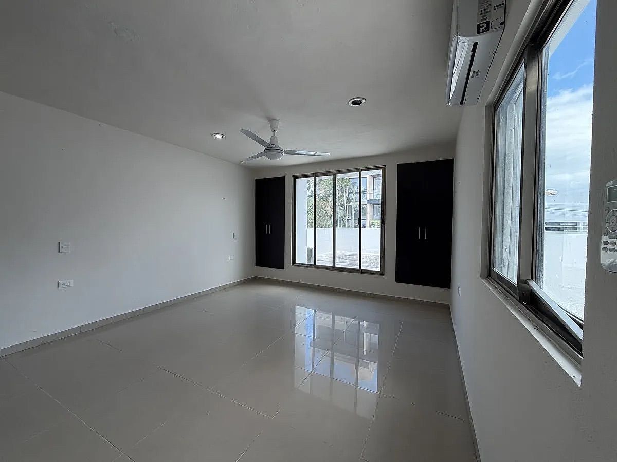 16 de 18: Habitación 3 con balcon