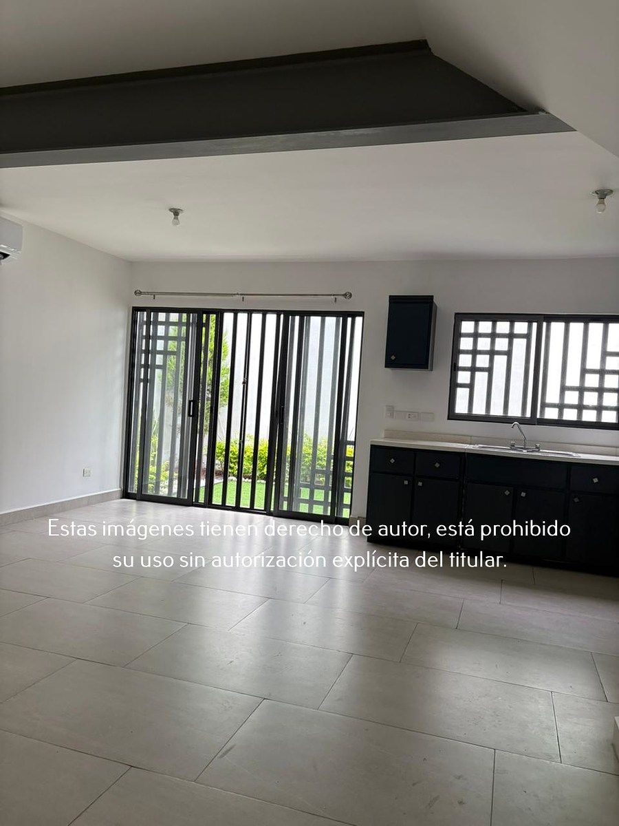 2 de 23: Casa en Renta en Privada Altta