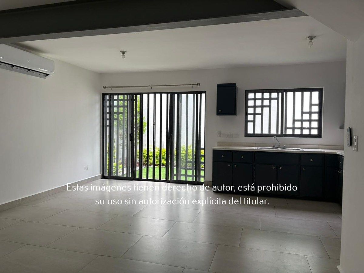 3 de 23: Casa en Renta en Privada Altta