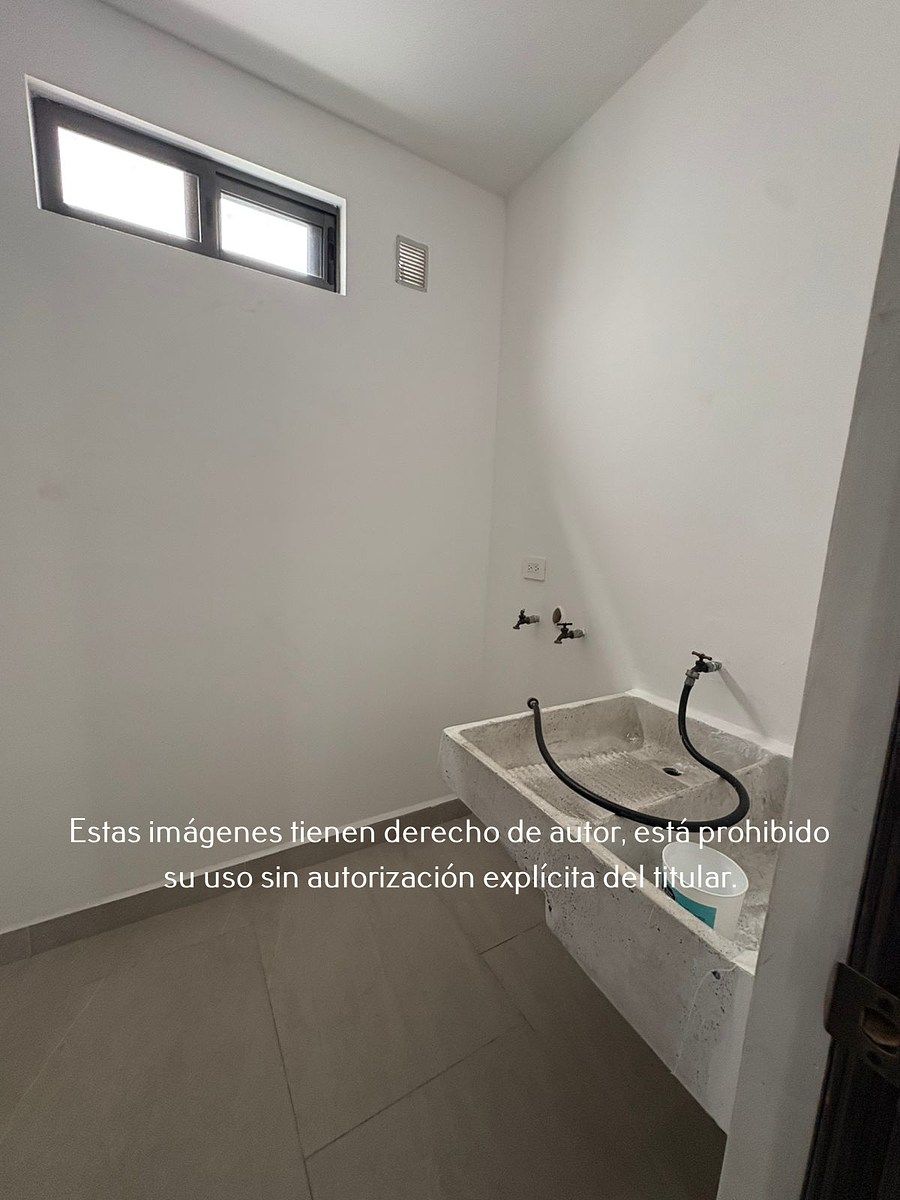 18 de 23: Casa en Renta en Privada Altta