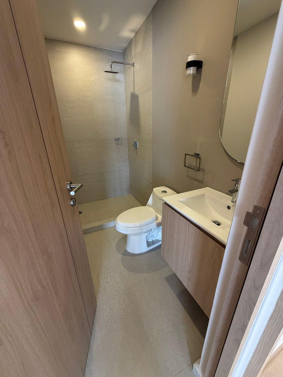 11 de 26: Baño compartido recámara secundaria y visitas