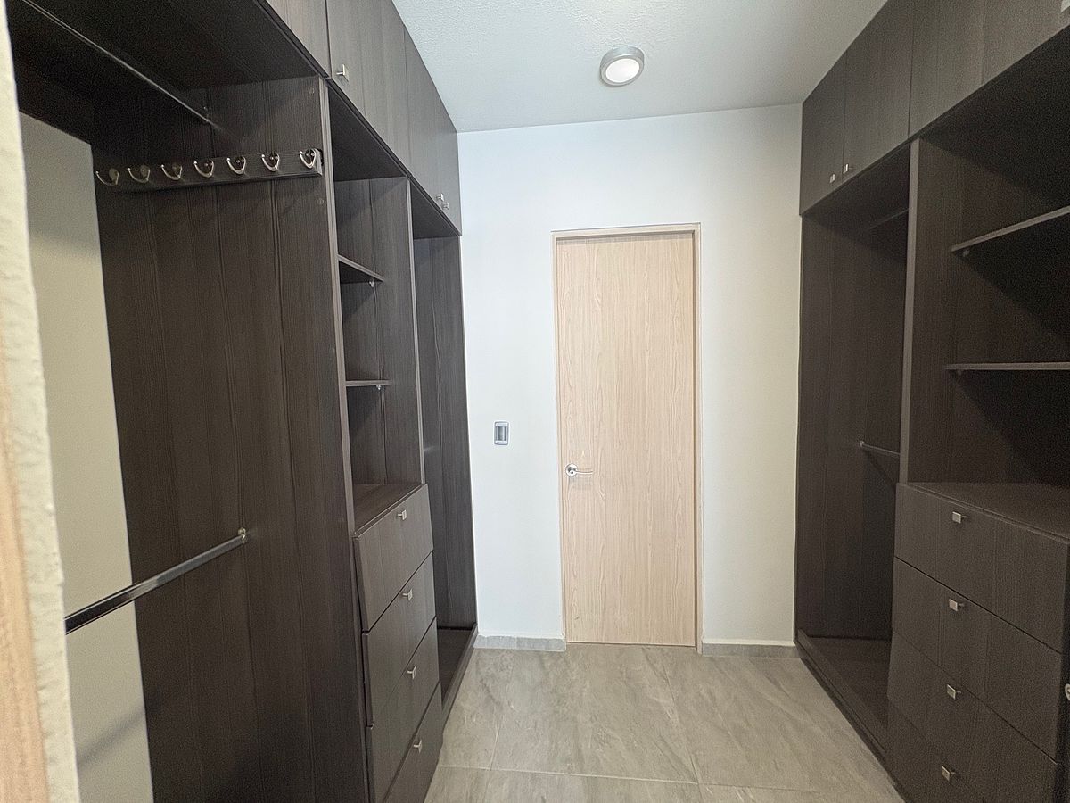 15 of 20: Walk-in-closet