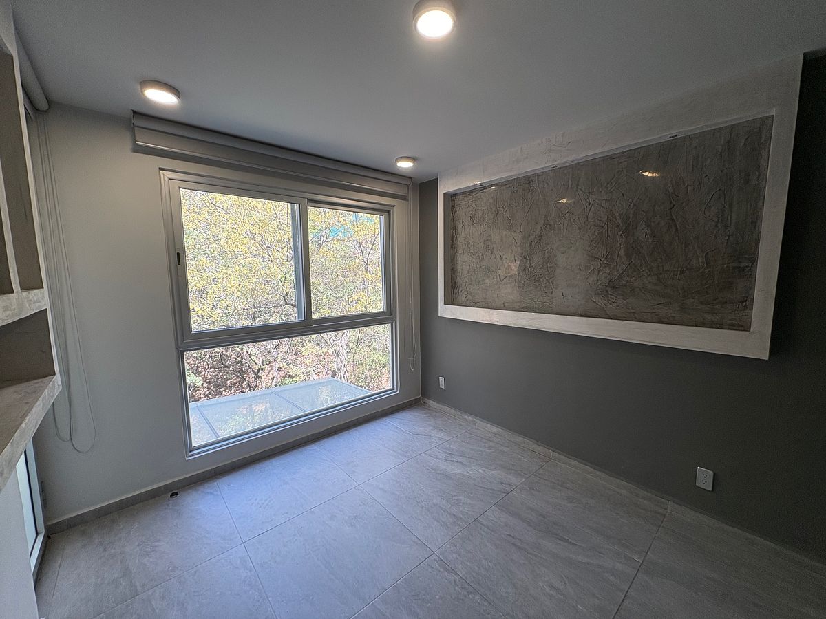 10 of 20: Recamara dos