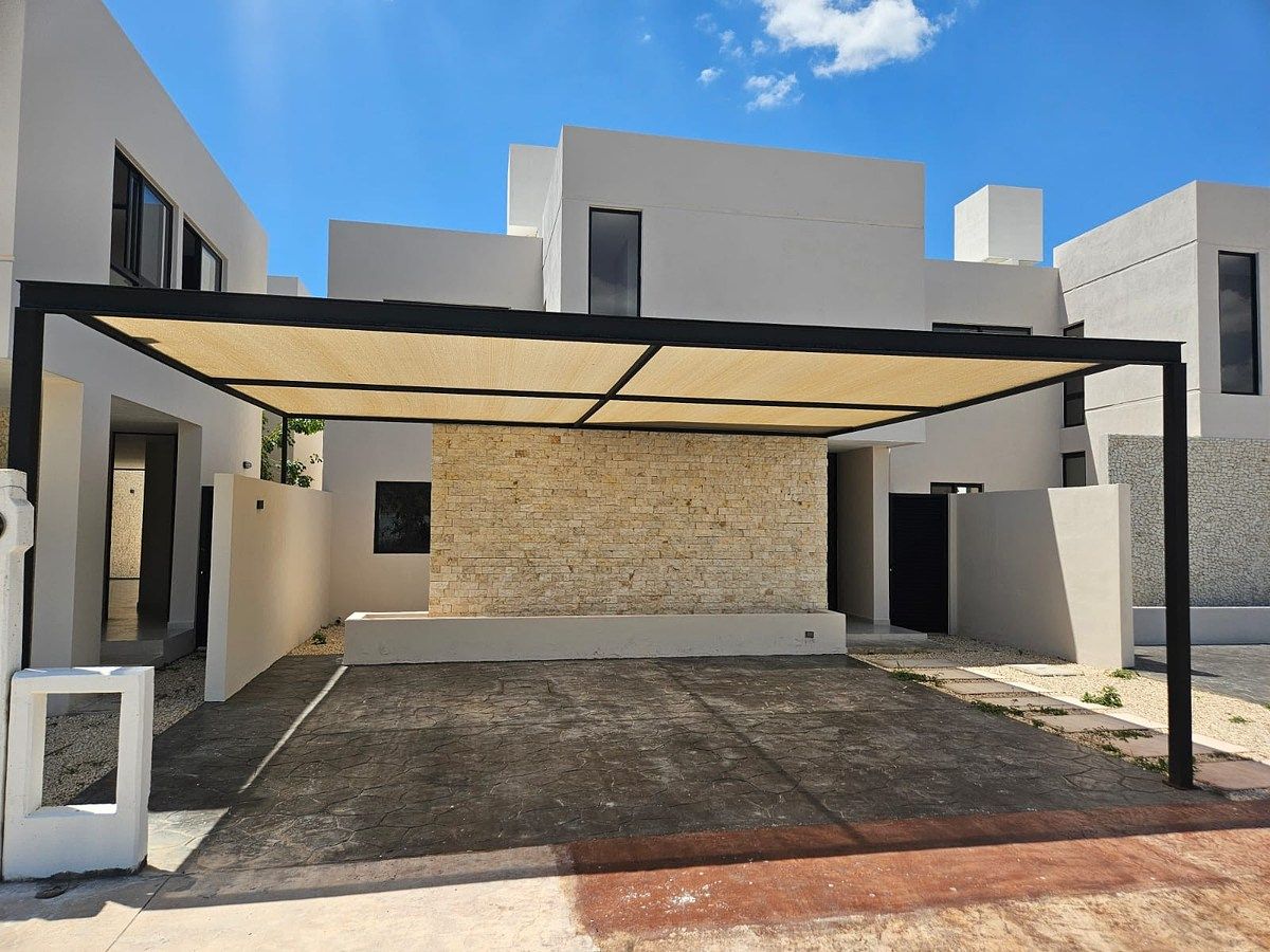 Casa en venta de 3 habitaciones y alberca en Gran San Pedro Cholul, Yucatán.