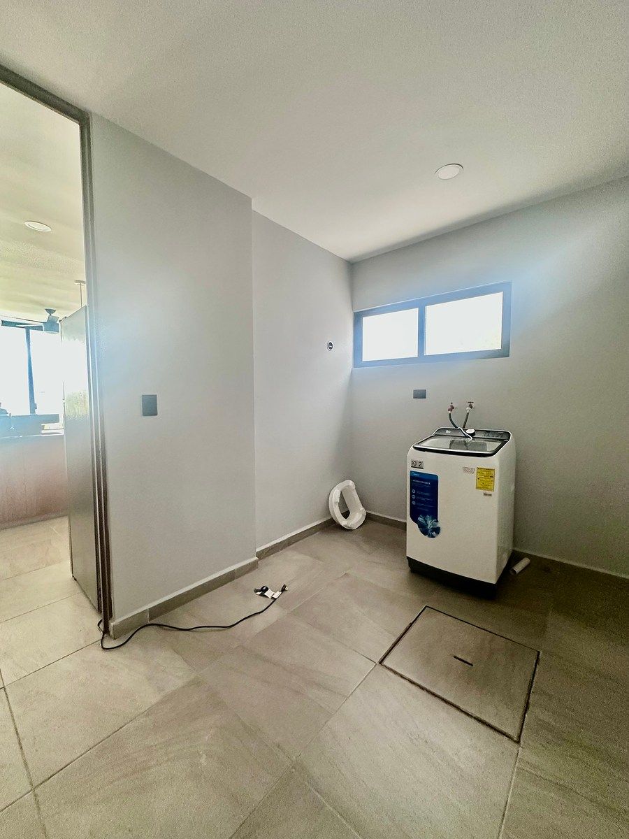 15 of 39: Cuarto de lavado