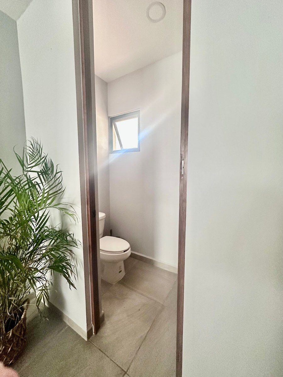 34 of 39: Baño visitas