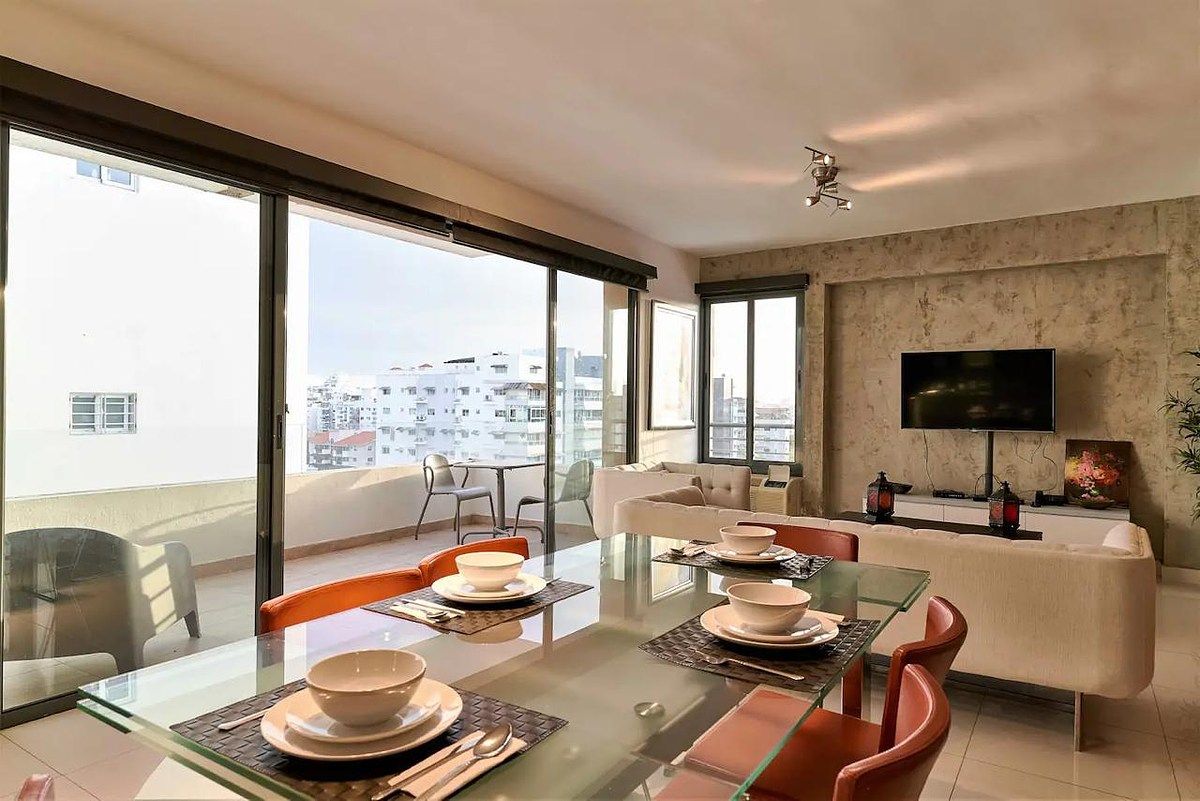 12 de 24: Sala, Comedor- Piso 1