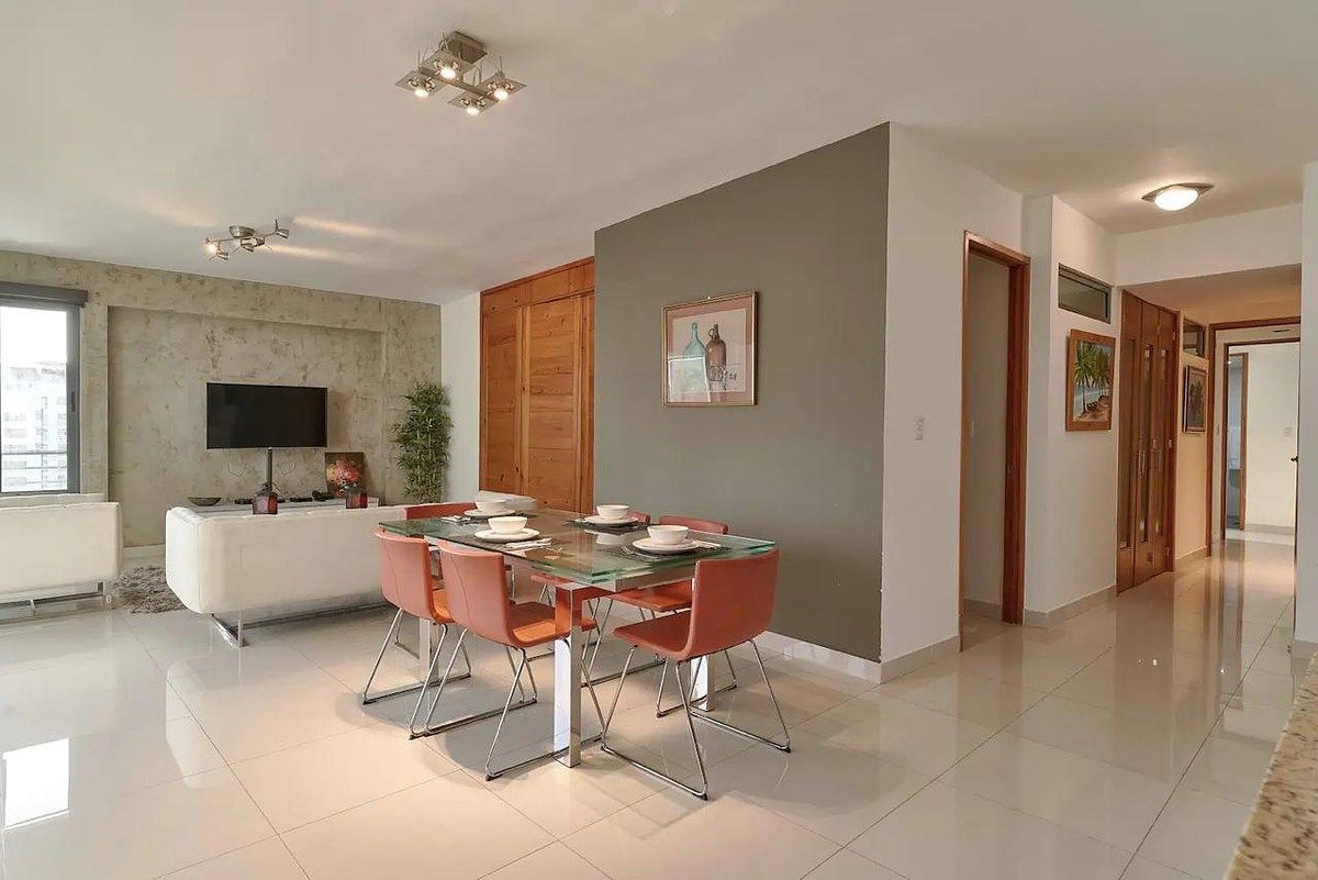 14 de 24: Sala, Comedor- Piso 1