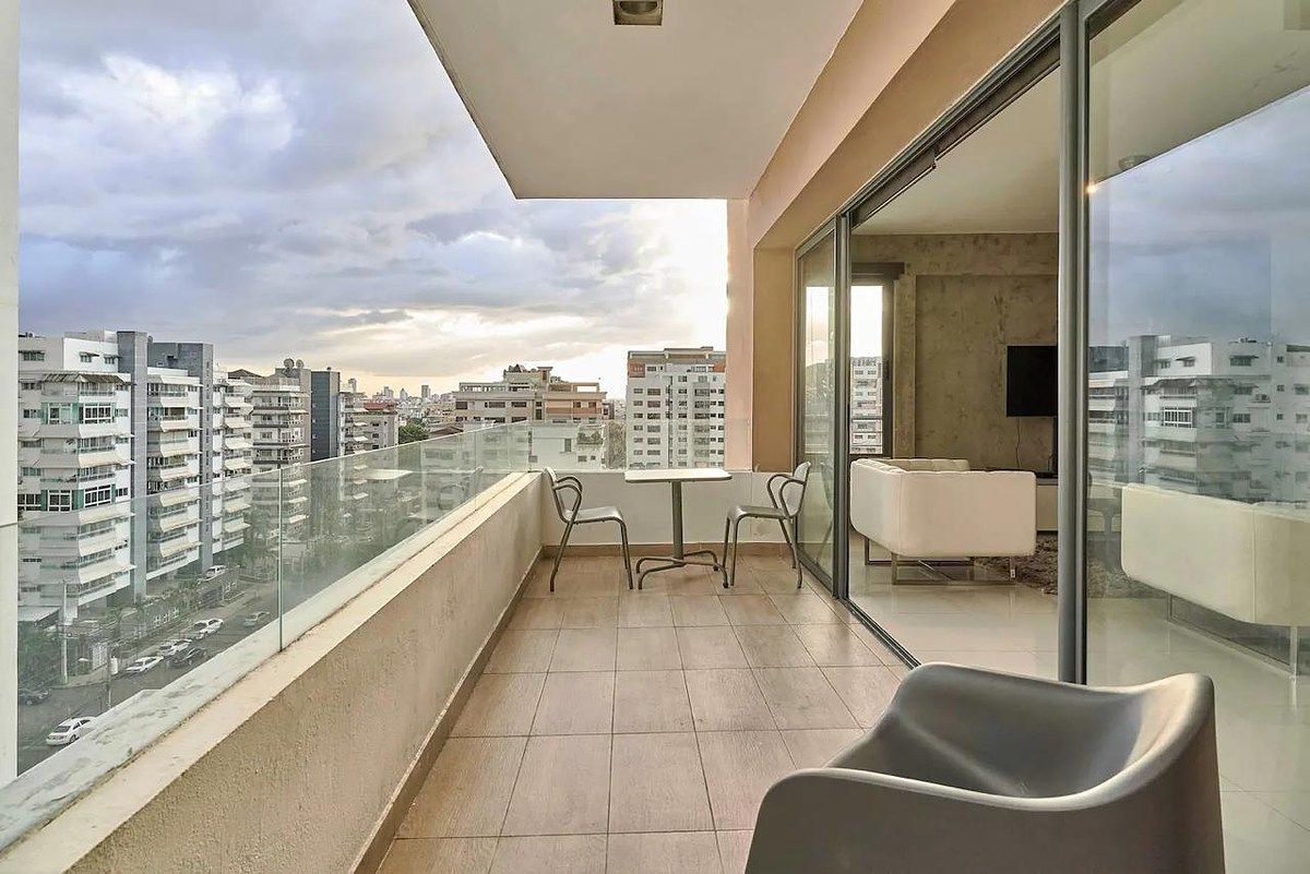 17 de 24: Balcón- Piso 1