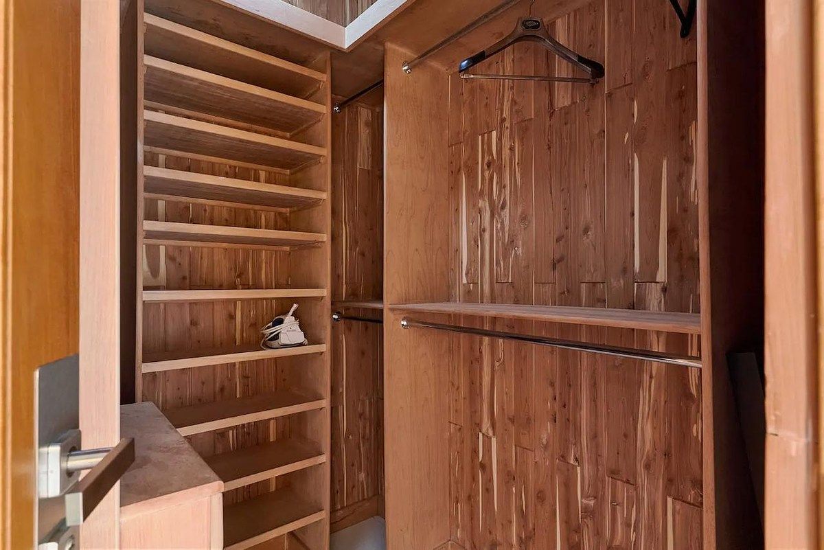 24 de 24: Walk in closet