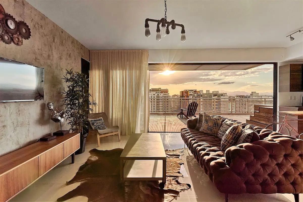 1 de 24: Sala, Terraza- Piso 2