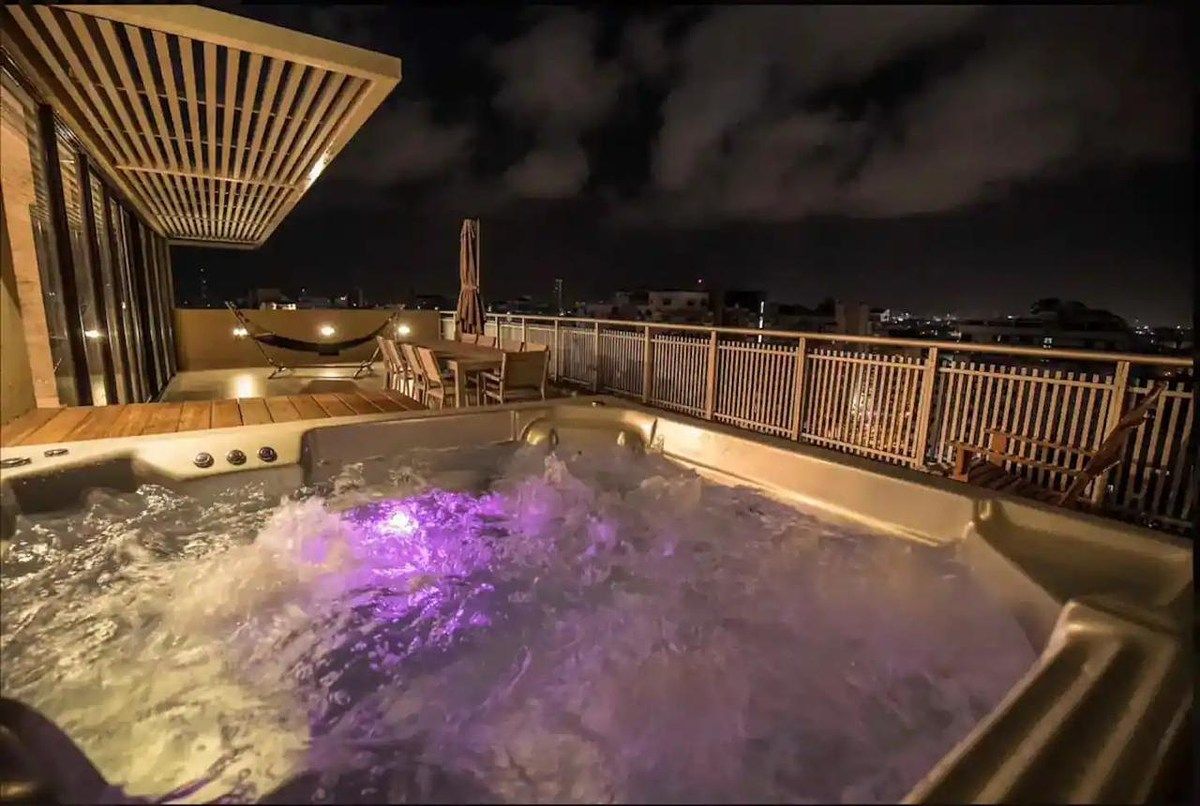 9 de 24: Jacuzzi- Piso 2