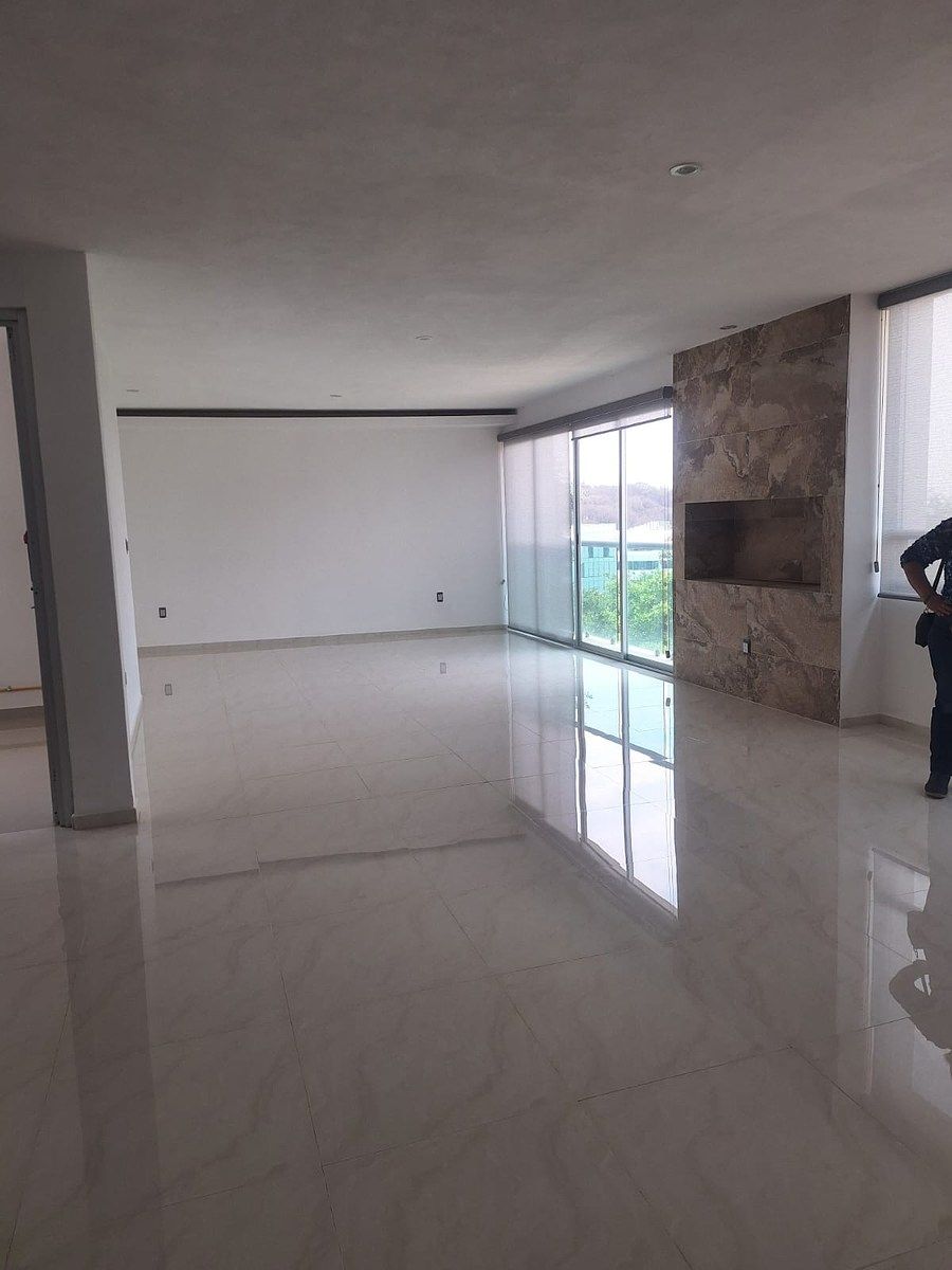 2 de 15: Sala y comedor