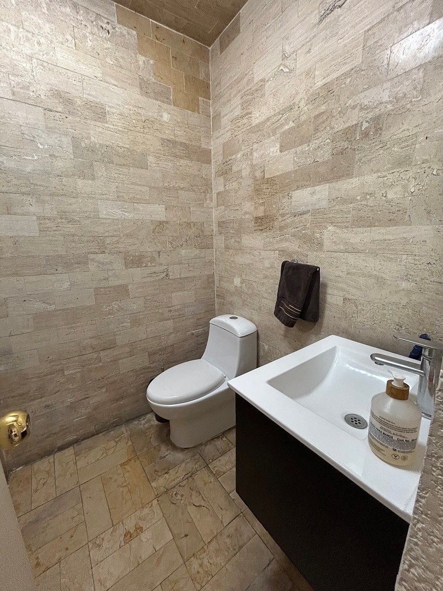 17 de 30: medio baño pb