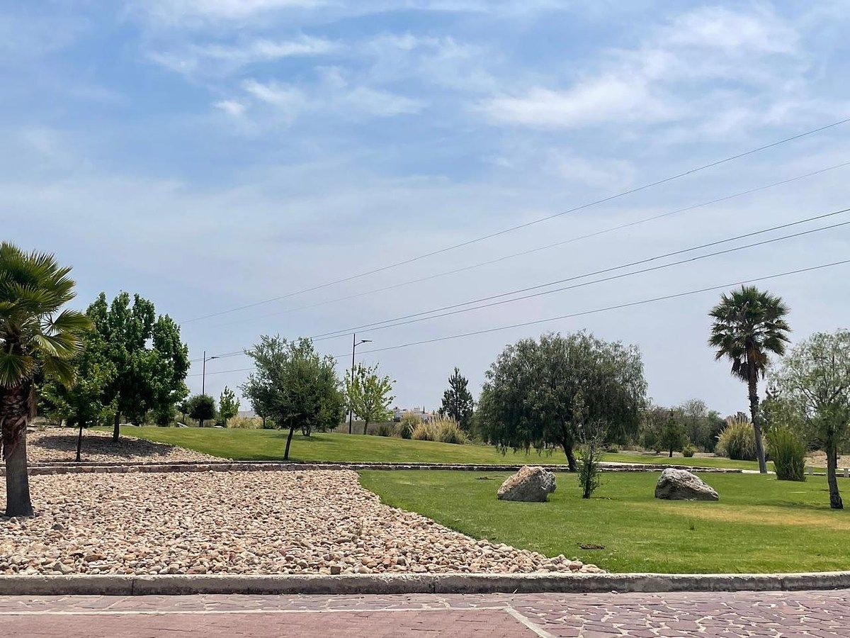 10 de 14: ENTORNO CD MADERAS