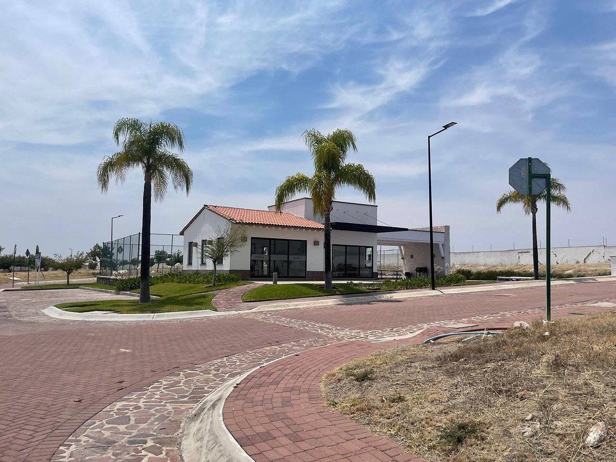 11 de 14: ENTORNO CD MADERAS