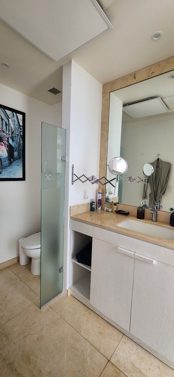 14 de 25: Baño de habitación principal