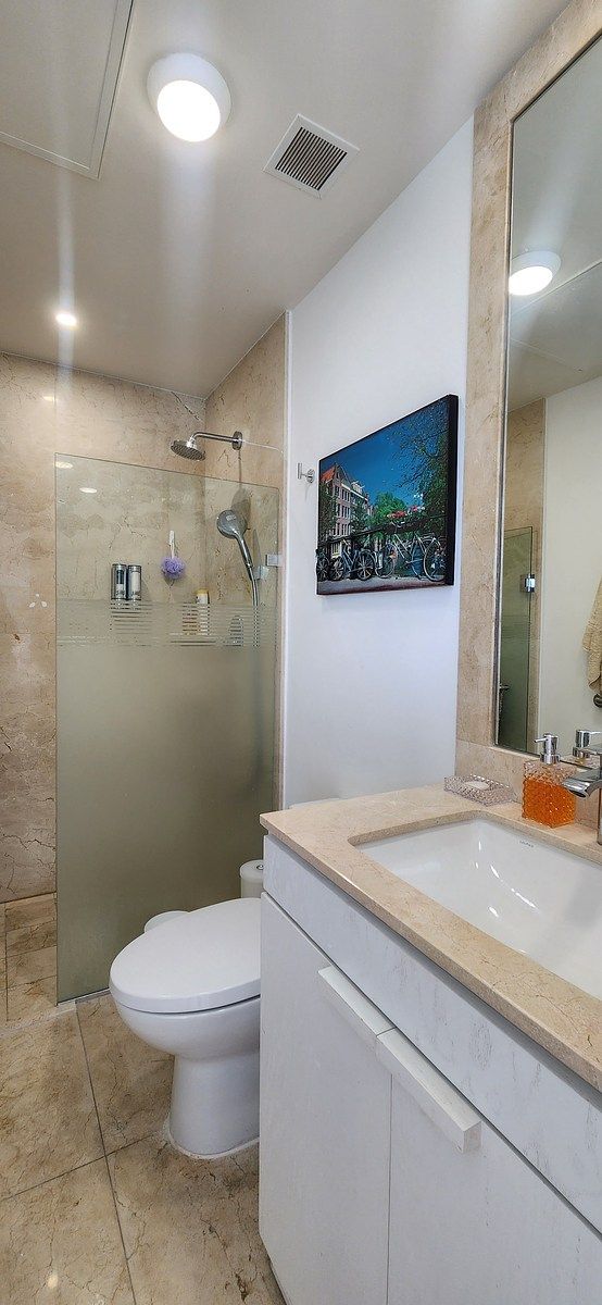 22 de 25: Baño de visitas